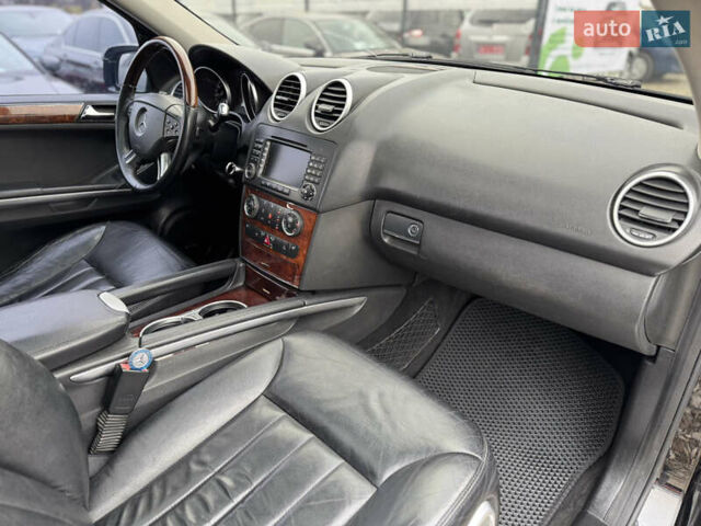 Черный Мерседес М-Класс, объемом двигателя 2.99 л и пробегом 327 тыс. км за 11300 $, фото 28 на Automoto.ua