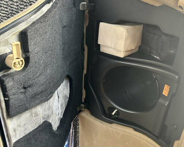 Черный Мерседес М-Класс, объемом двигателя 6.3 л и пробегом 148 тыс. км за 12500 $, фото 26 на Automoto.ua