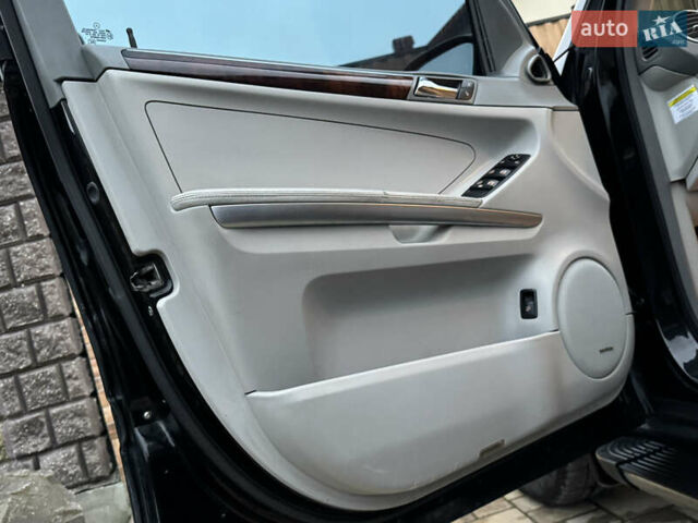 Черный Мерседес М-Класс, объемом двигателя 3.5 л и пробегом 236 тыс. км за 7700 $, фото 11 на Automoto.ua