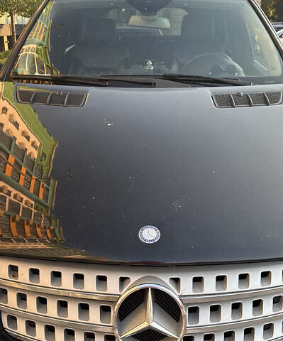 Черный Мерседес М-Класс, объемом двигателя 4.97 л и пробегом 277 тыс. км за 9500 $, фото 4 на Automoto.ua