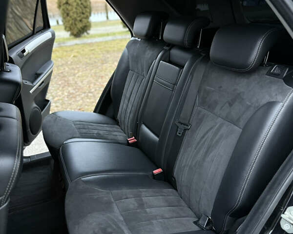 Черный Мерседес М-Класс, объемом двигателя 3 л и пробегом 275 тыс. км за 7900 $, фото 58 на Automoto.ua