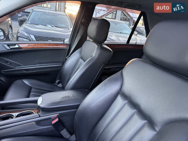 Чорний Мерседес М-Клас, об'ємом двигуна 2.99 л та пробігом 378 тис. км за 9999 $, фото 29 на Automoto.ua