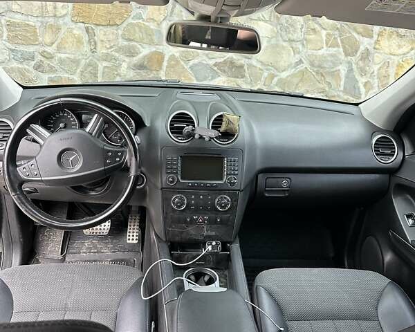 Мерседес М-Класс 2007 в Косове на Automoto.ua Черный Мерседес М-Класс, объемом двигателя 3 л и пробегом 420 тыс. км за 11700 $, фото 17 на Automoto.ua