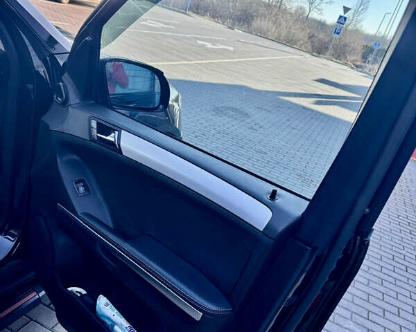 Чорний Мерседес М-Клас, об'ємом двигуна 3 л та пробігом 320 тис. км за 11999 $, фото 28 на Automoto.ua