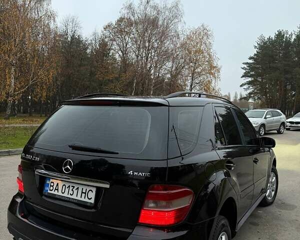 Черный Мерседес М-Класс, объемом двигателя 2.99 л и пробегом 396 тыс. км за 12000 $, фото 2 на Automoto.ua