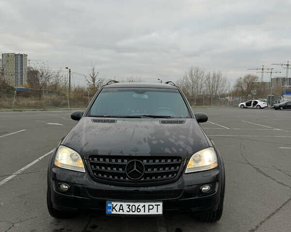 Черный Мерседес М-Класс, объемом двигателя 3.5 л и пробегом 277 тыс. км за 9000 $, фото 8 на Automoto.ua