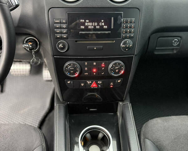 Чорний Мерседес М-Клас, об'ємом двигуна 2.99 л та пробігом 373 тис. км за 10800 $, фото 39 на Automoto.ua