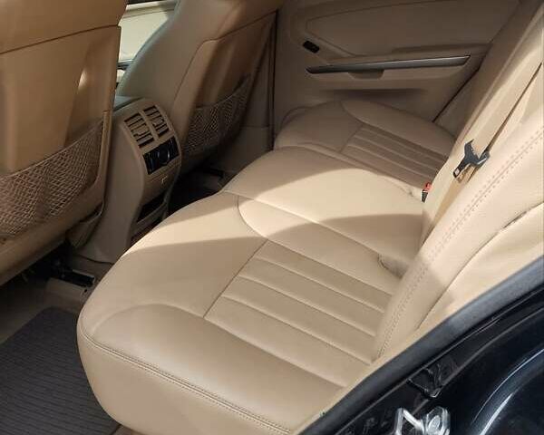 Черный Мерседес М-Класс, объемом двигателя 5.46 л и пробегом 239 тыс. км за 10800 $, фото 15 на Automoto.ua