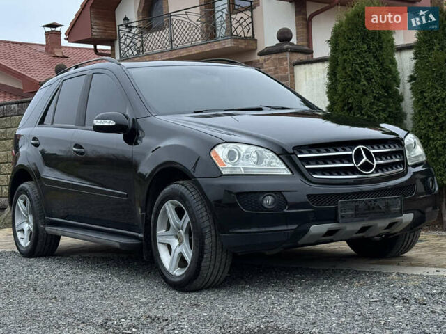 Черный Мерседес М-Класс, объемом двигателя 3.5 л и пробегом 236 тыс. км за 7700 $, фото 24 на Automoto.ua