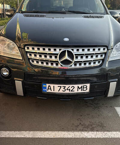 Черный Мерседес М-Класс, объемом двигателя 4.97 л и пробегом 277 тыс. км за 9500 $, фото 6 на Automoto.ua