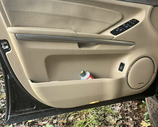 Черный Мерседес М-Класс, объемом двигателя 6.3 л и пробегом 148 тыс. км за 12500 $, фото 10 на Automoto.ua