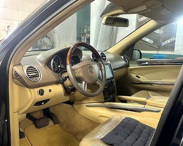 Черный Мерседес М-Класс, объемом двигателя 3.5 л и пробегом 241 тыс. км за 9800 $, фото 4 на Automoto.ua