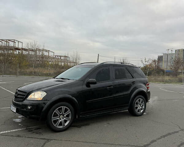 Черный Мерседес М-Класс, объемом двигателя 3.5 л и пробегом 277 тыс. км за 9000 $, фото 28 на Automoto.ua