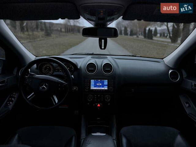 Черный Мерседес М-Класс, объемом двигателя 3 л и пробегом 275 тыс. км за 7900 $, фото 65 на Automoto.ua