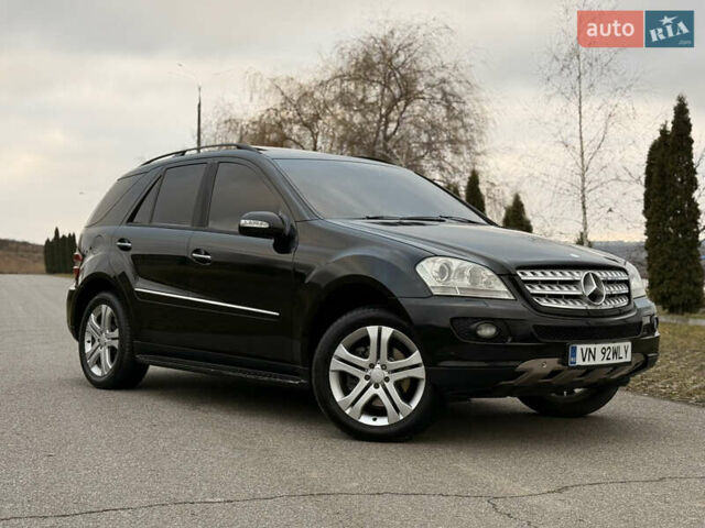 Черный Мерседес М-Класс, объемом двигателя 3 л и пробегом 275 тыс. км за 7900 $, фото 7 на Automoto.ua