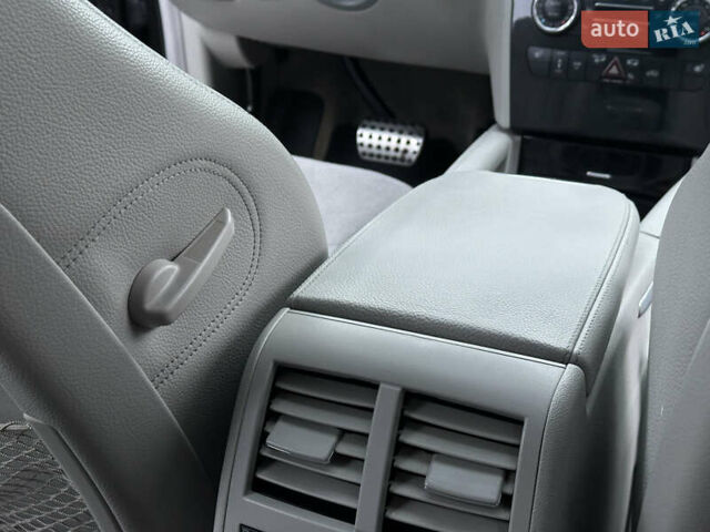 Черный Мерседес М-Класс, объемом двигателя 3.5 л и пробегом 200 тыс. км за 10300 $, фото 36 на Automoto.ua