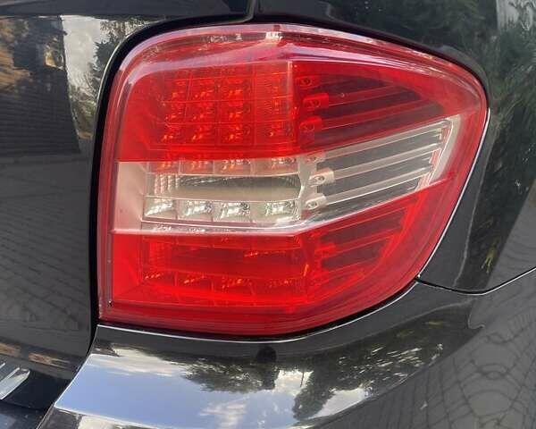 Чорний Мерседес М-Клас, об'ємом двигуна 3.5 л та пробігом 70 тис. км за 11000 $, фото 4 на Automoto.ua