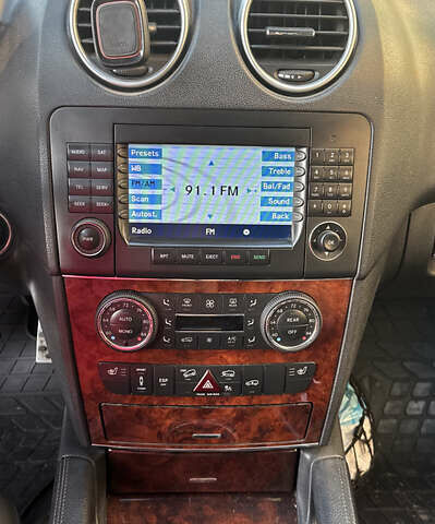 Черный Мерседес М-Класс, объемом двигателя 4.97 л и пробегом 277 тыс. км за 9500 $, фото 8 на Automoto.ua