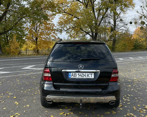 Черный Мерседес М-Класс, объемом двигателя 3 л и пробегом 306 тыс. км за 12000 $, фото 5 на Automoto.ua