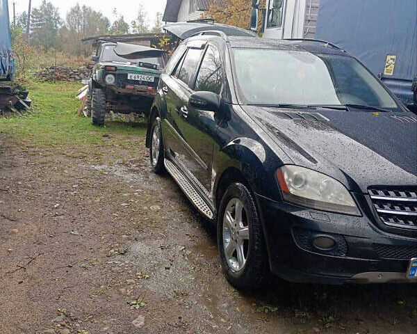 Чорний Мерседес М-Клас, об'ємом двигуна 3.5 л та пробігом 300 тис. км за 8100 $, фото 13 на Automoto.ua