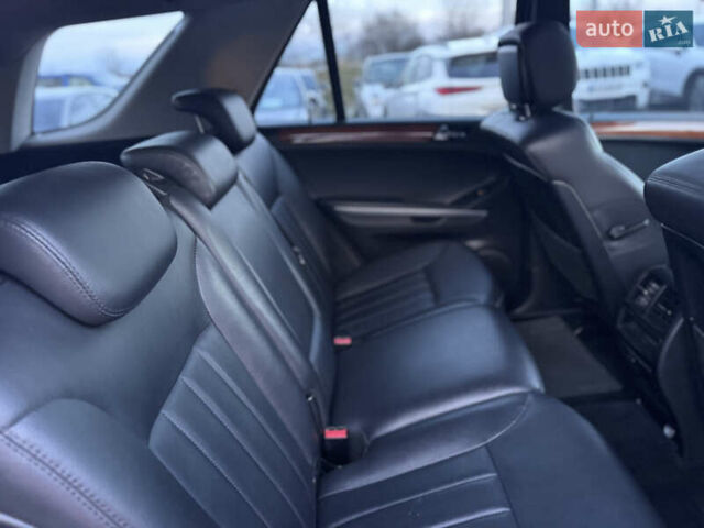 Чорний Мерседес М-Клас, об'ємом двигуна 2.99 л та пробігом 378 тис. км за 9999 $, фото 38 на Automoto.ua