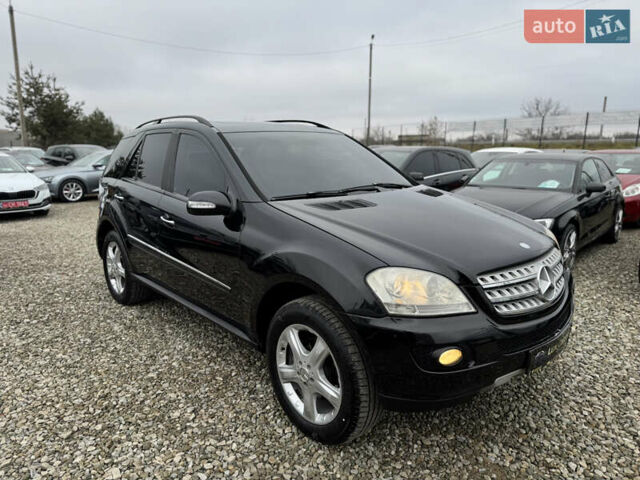 Черный Мерседес М-Класс, объемом двигателя 2.99 л и пробегом 327 тыс. км за 11300 $, фото 1 на Automoto.ua