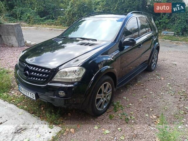 Чорний Мерседес М-Клас, об'ємом двигуна 3.5 л та пробігом 277 тис. км за 7900 $, фото 11 на Automoto.ua
