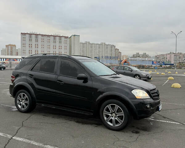 Черный Мерседес М-Класс, объемом двигателя 3.5 л и пробегом 277 тыс. км за 9000 $, фото 20 на Automoto.ua