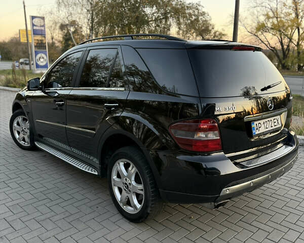 Черный Мерседес М-Класс, объемом двигателя 3.5 л и пробегом 360 тыс. км за 12000 $, фото 10 на Automoto.ua