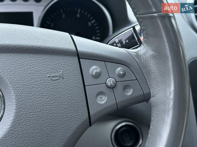 Черный Мерседес М-Класс, объемом двигателя 3.5 л и пробегом 200 тыс. км за 10300 $, фото 63 на Automoto.ua