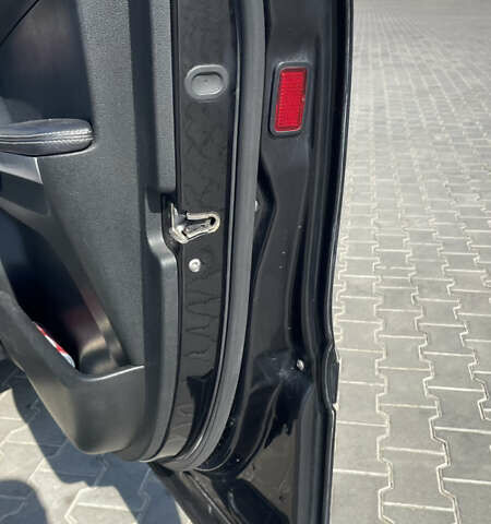 Чорний Мерседес М-Клас, об'ємом двигуна 3 л та пробігом 296 тис. км за 10600 $, фото 20 на Automoto.ua