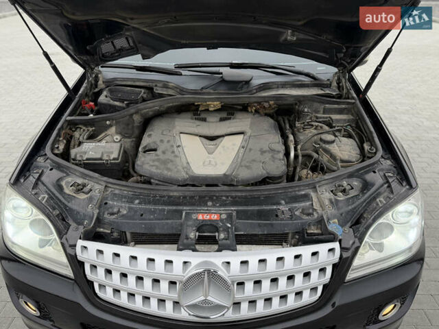 Чорний Мерседес М-Клас, об'ємом двигуна 2.99 л та пробігом 373 тис. км за 10800 $, фото 52 на Automoto.ua