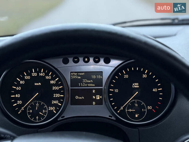Черный Мерседес М-Класс, объемом двигателя 3 л и пробегом 275 тыс. км за 7900 $, фото 68 на Automoto.ua