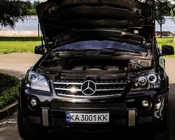 Чорний Мерседес М-Клас, об'ємом двигуна 6.2 л та пробігом 220 тис. км за 12999 $, фото 4 на Automoto.ua
