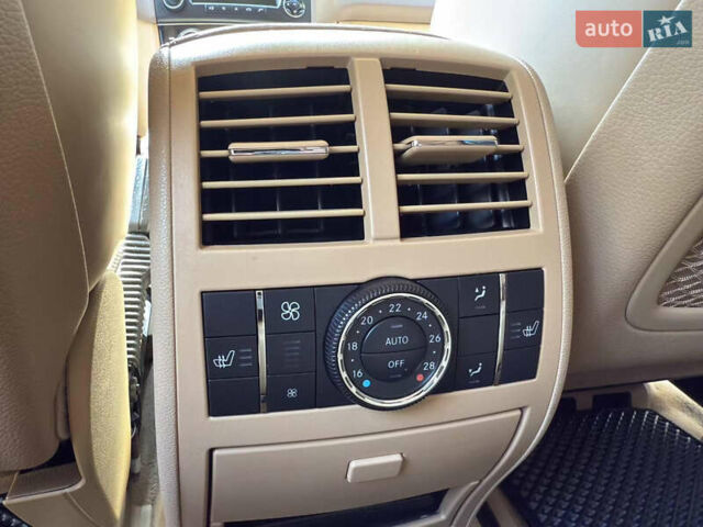 Чорний Мерседес М-Клас, об'ємом двигуна 6.3 л та пробігом 220 тис. км за 10700 $, фото 18 на Automoto.ua