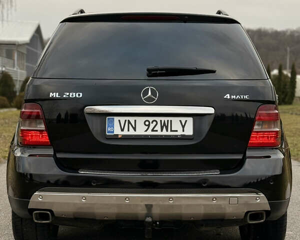 Черный Мерседес М-Класс, объемом двигателя 3 л и пробегом 275 тыс. км за 7900 $, фото 36 на Automoto.ua