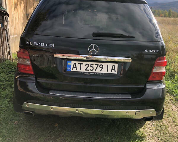 Черный Мерседес М-Класс, объемом двигателя 2.99 л и пробегом 290 тыс. км за 12500 $, фото 3 на Automoto.ua