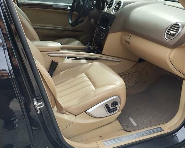 Черный Мерседес М-Класс, объемом двигателя 5.5 л и пробегом 238 тыс. км за 11300 $, фото 25 на Automoto.ua