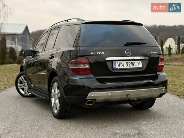 Черный Мерседес М-Класс, объемом двигателя 3 л и пробегом 275 тыс. км за 7900 $, фото 28 на Automoto.ua