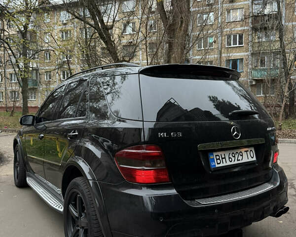 Черный Мерседес М-Класс, объемом двигателя 6.21 л и пробегом 283 тыс. км за 8600 $, фото 4 на Automoto.ua