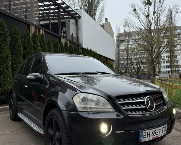 Черный Мерседес М-Класс, объемом двигателя 6.21 л и пробегом 283 тыс. км за 8600 $, фото 2 на Automoto.ua