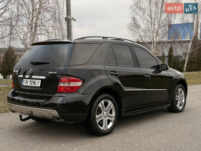 Черный Мерседес М-Класс, объемом двигателя 3 л и пробегом 275 тыс. км за 7900 $, фото 39 на Automoto.ua