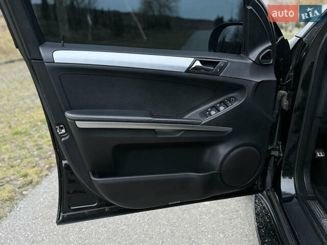 Черный Мерседес М-Класс, объемом двигателя 3 л и пробегом 275 тыс. км за 7900 $, фото 81 на Automoto.ua