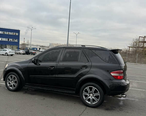 Черный Мерседес М-Класс, объемом двигателя 3.5 л и пробегом 277 тыс. км за 9000 $, фото 32 на Automoto.ua