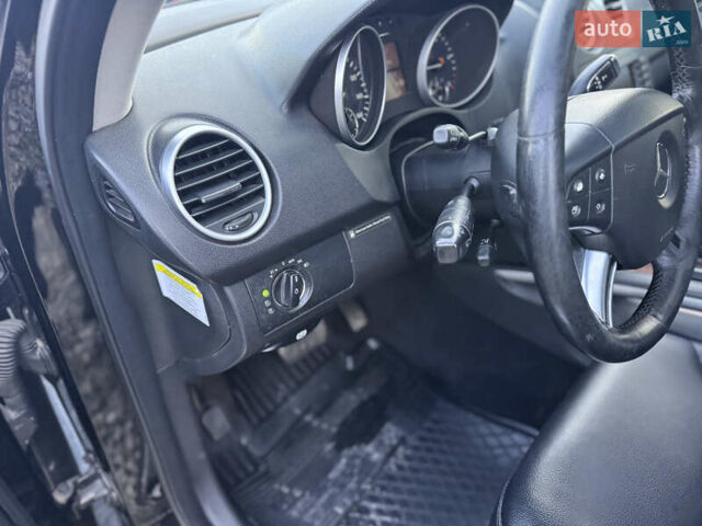 Чорний Мерседес М-Клас, об'ємом двигуна 2.99 л та пробігом 378 тис. км за 9999 $, фото 25 на Automoto.ua