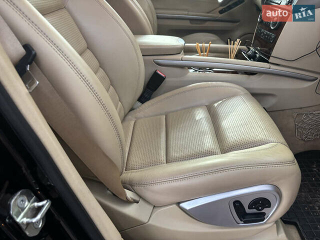 Черный Мерседес М-Класс, объемом двигателя 6.3 л и пробегом 148 тыс. км за 12500 $, фото 23 на Automoto.ua