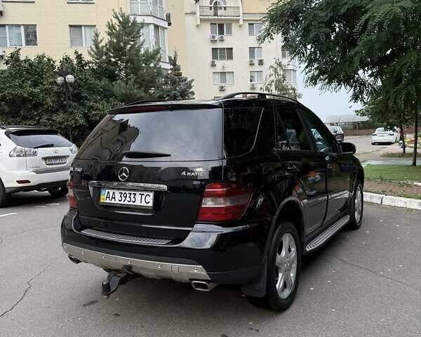 Черный Мерседес М-Класс, объемом двигателя 3.5 л и пробегом 358 тыс. км за 10000 $, фото 8 на Automoto.ua