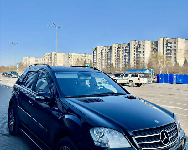 Чорний Мерседес М-Клас, об'ємом двигуна 3 л та пробігом 320 тис. км за 11999 $, фото 6 на Automoto.ua