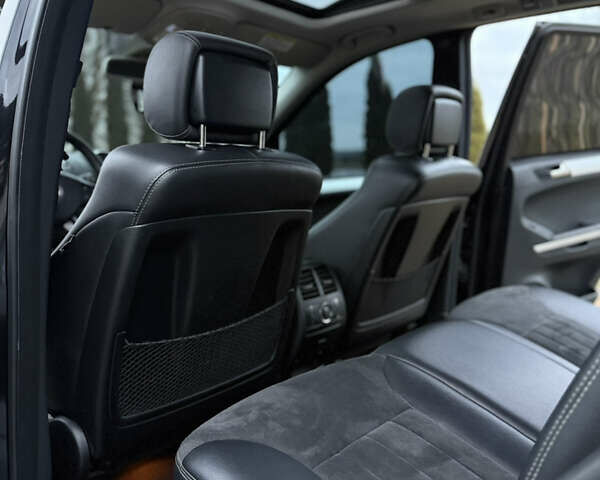 Черный Мерседес М-Класс, объемом двигателя 3 л и пробегом 275 тыс. км за 7900 $, фото 60 на Automoto.ua