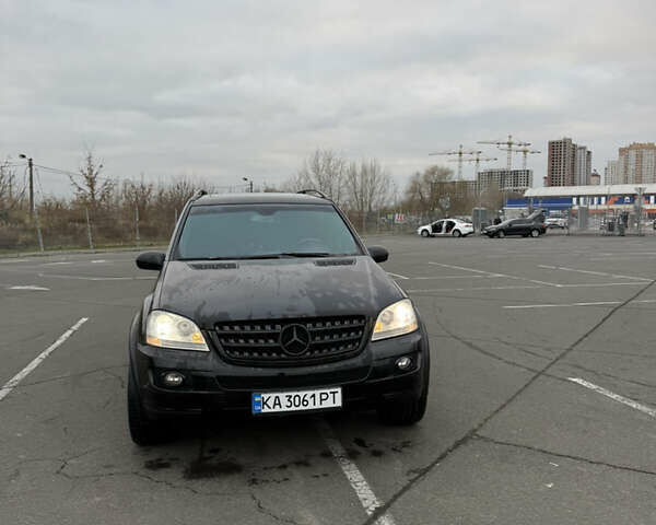 Черный Мерседес М-Класс, объемом двигателя 3.5 л и пробегом 277 тыс. км за 9000 $, фото 26 на Automoto.ua